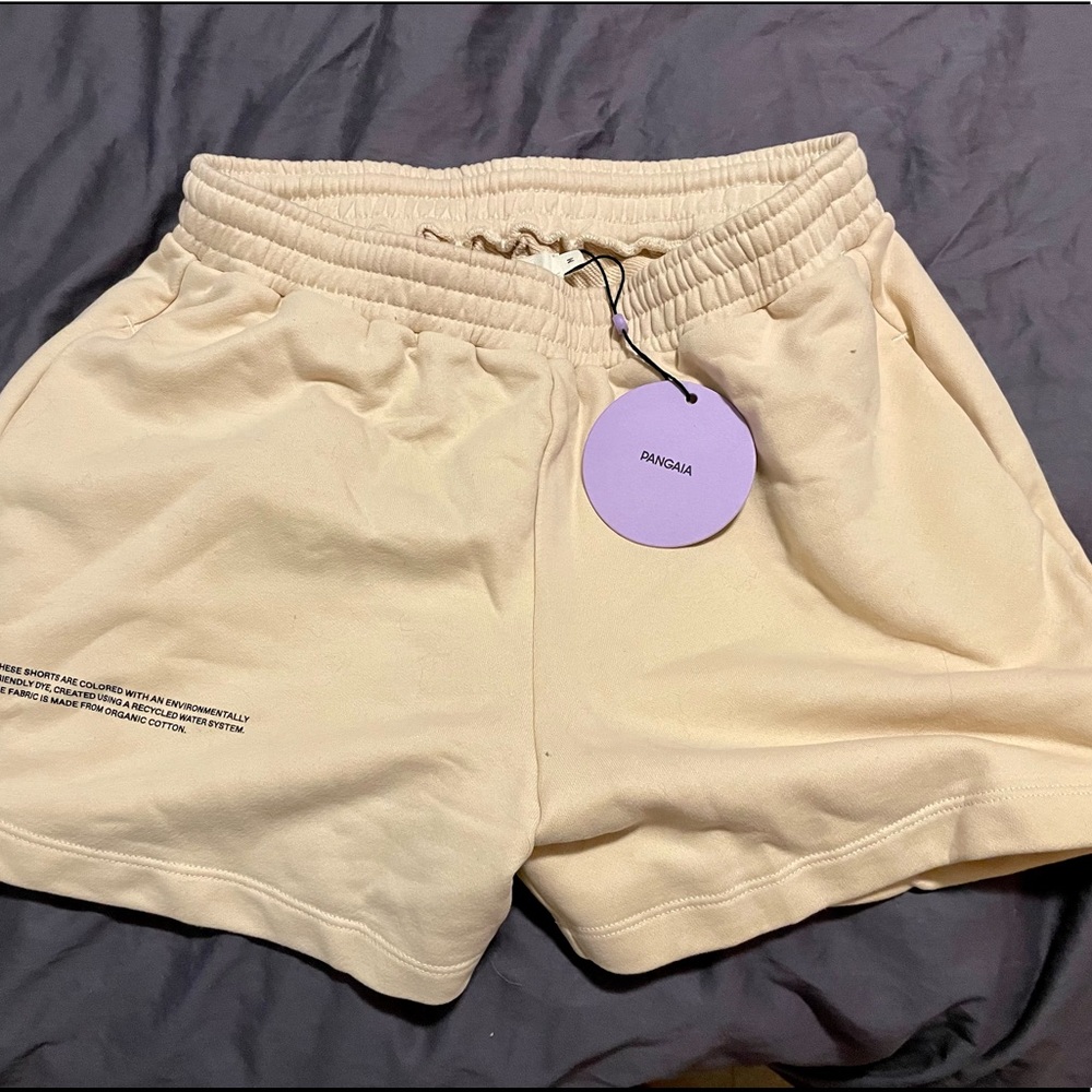 **nwt: pangaia 365 cream short, size medium**